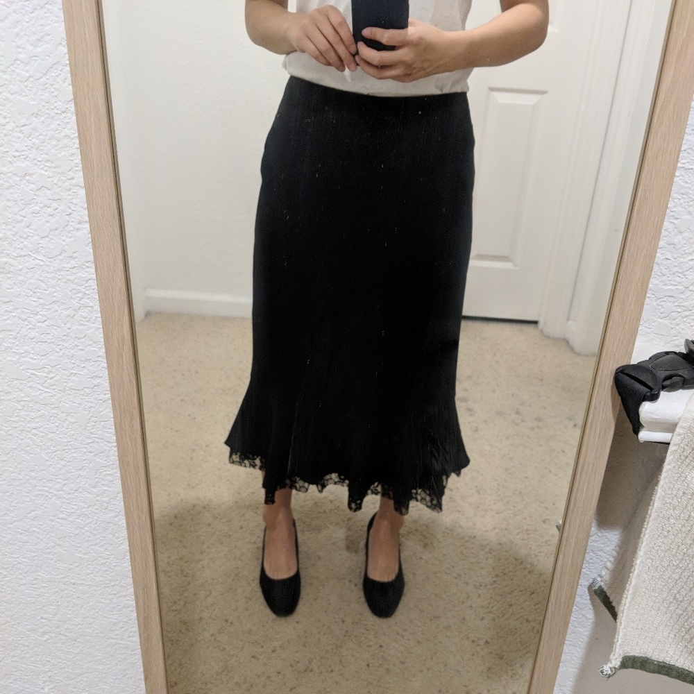 Long Soprano Skirt with Fitted Tulip Lace Hem